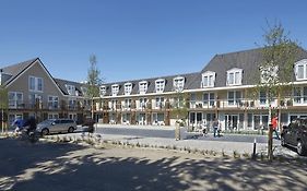 Beach Hotel I Kloeg Collection